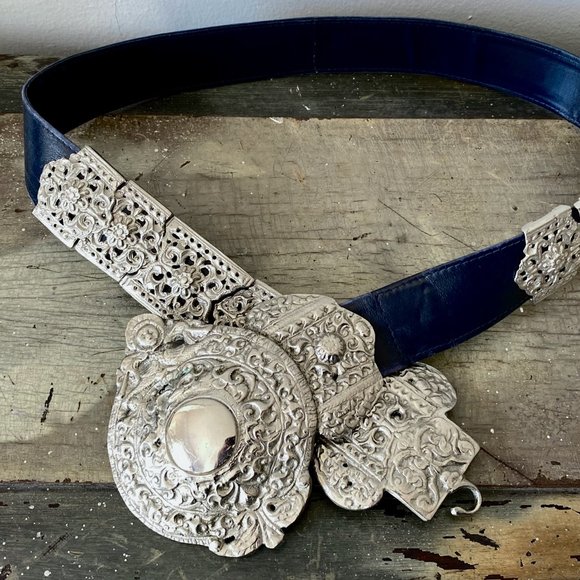 Roberta di Camerino Italy 1960/70s - Black leather / white bronze belt